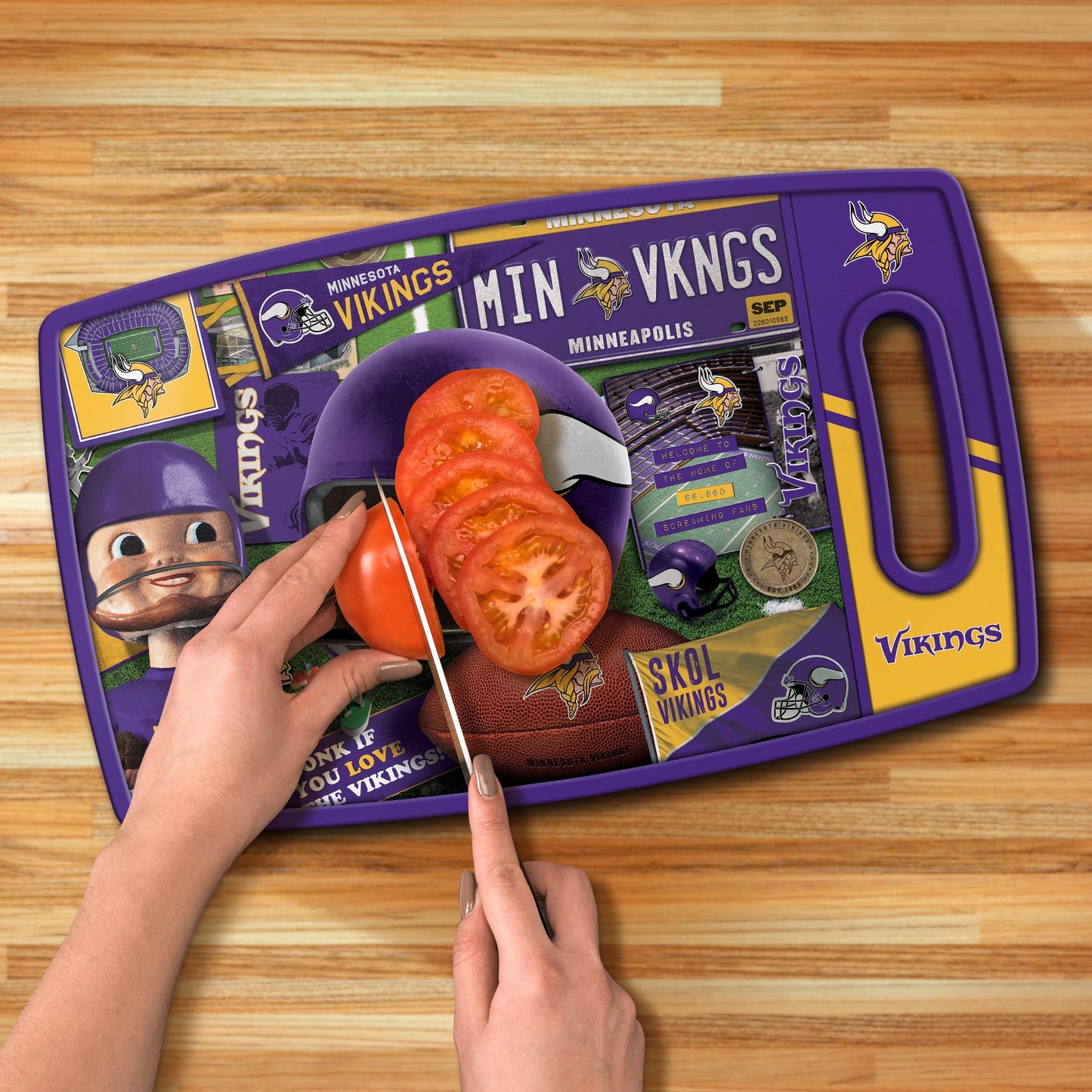 Minnesota Vikings Retro Series Cutting Board Alt 3
