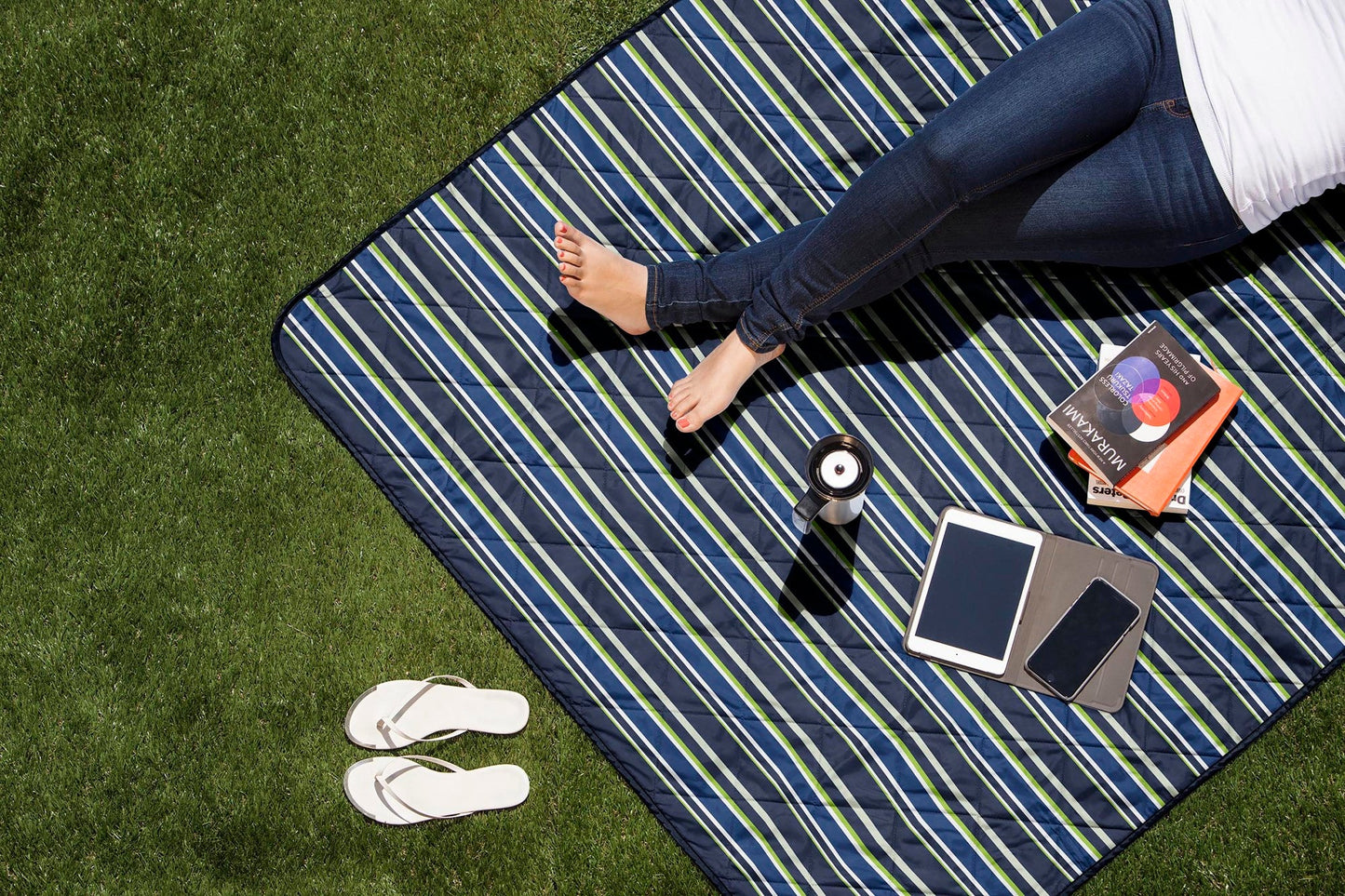 Vista Outdoor Picnic Blanket & Tote