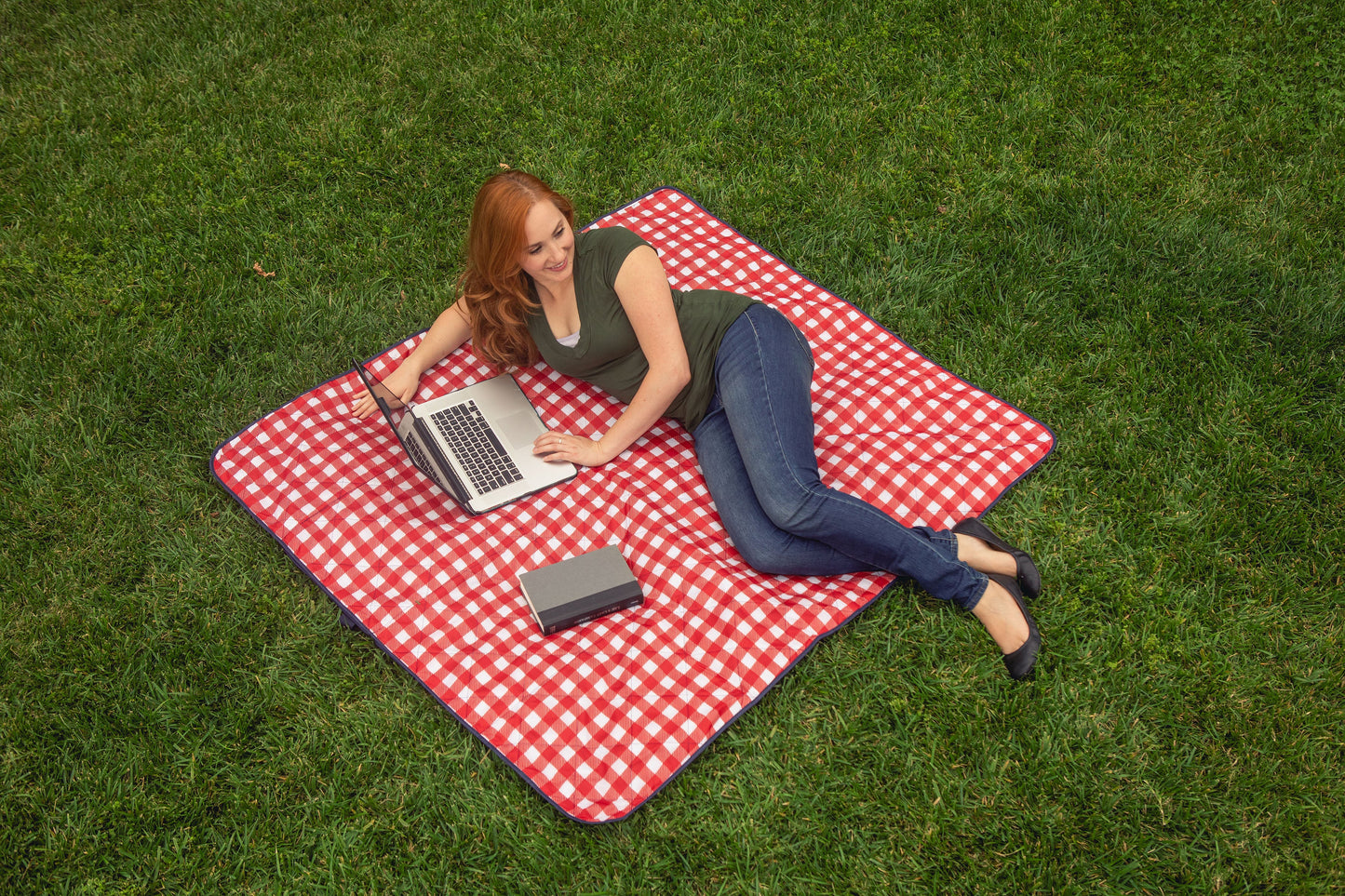 Vista Outdoor Picnic Blanket & Tote