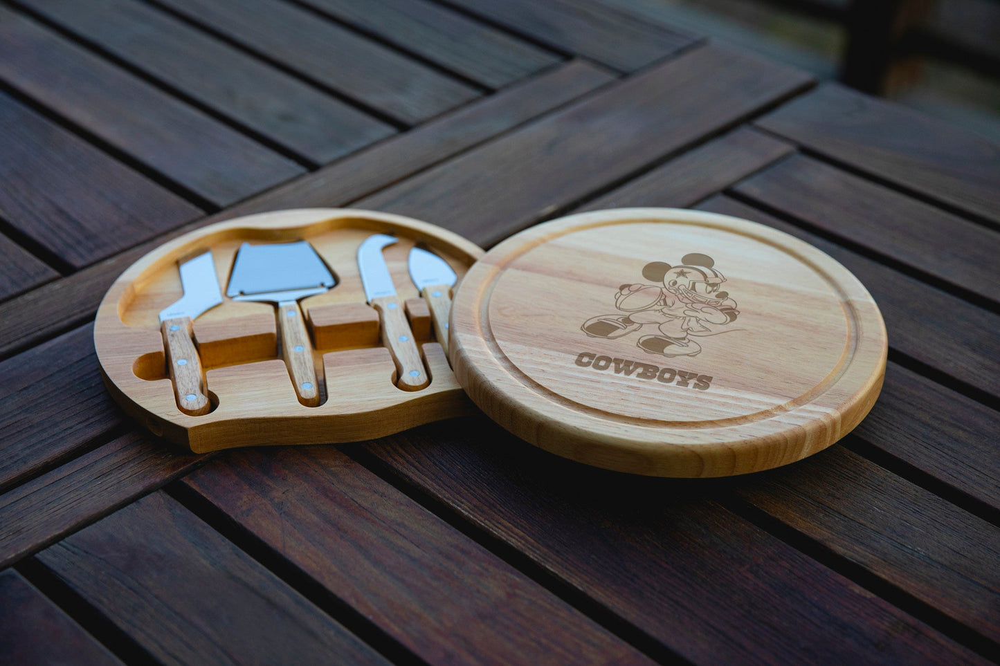 Dallas Cowboys Mickey Mouse - Circo Cheese Cutting Board & Tools Set