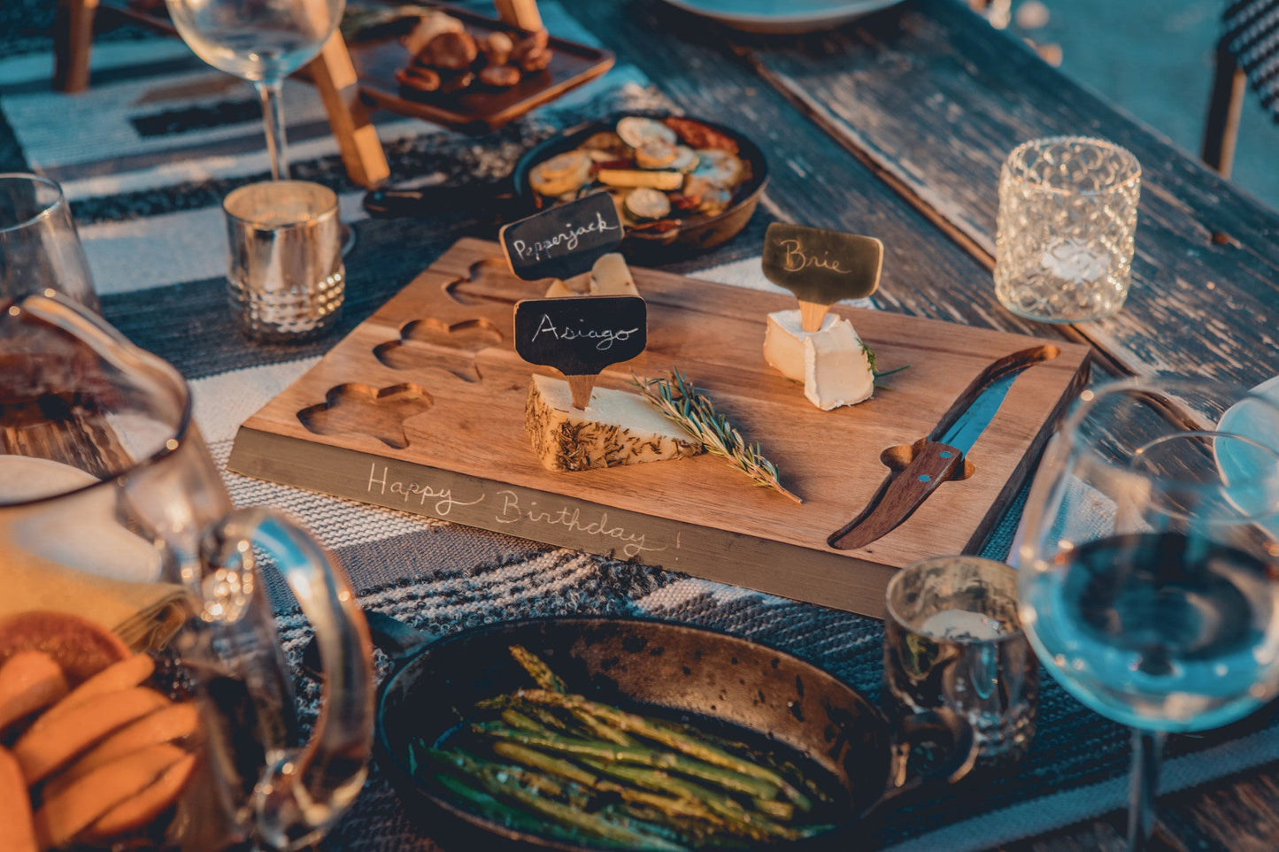 Green Bay Packers - Delio Acacia Cheese Cutting Board & Tools Set