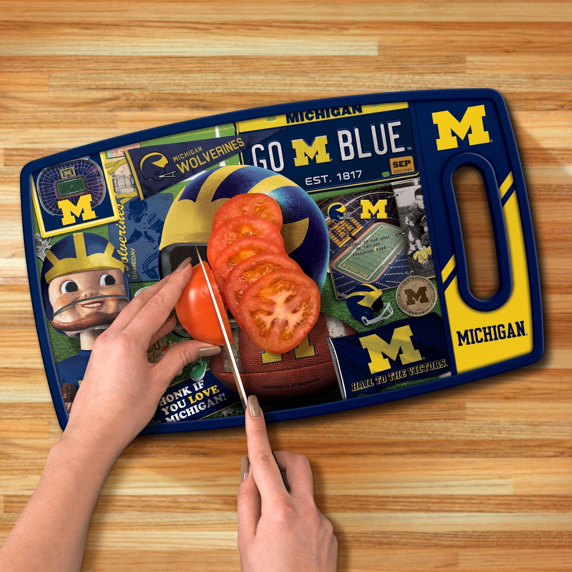 Michigan Wolverines Retro Series Cutting Board Alt 3