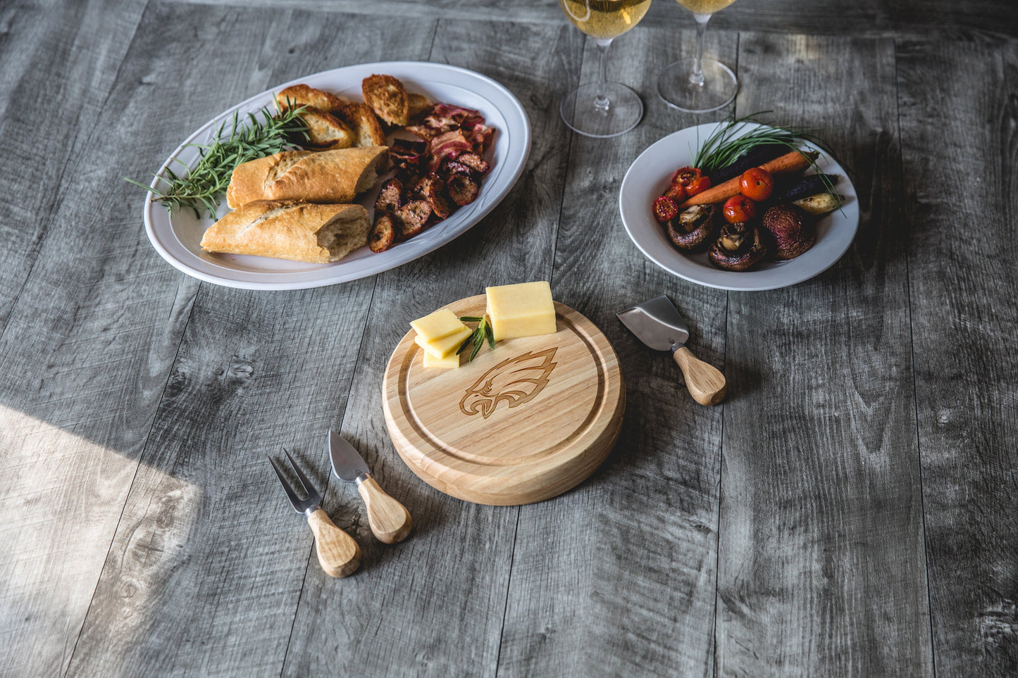 Philadelphia Eagles - Brie Cheese Cutting Board & Tools Set